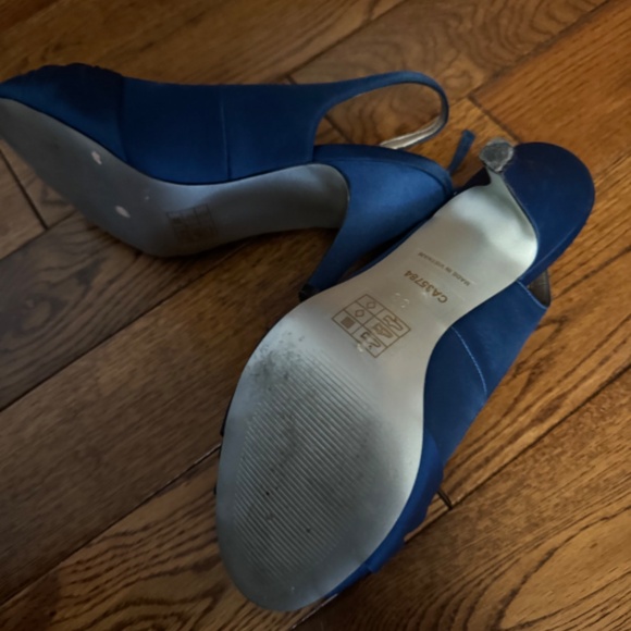 Mid length chiffon dress and matching sandals - Picture 9 of 9